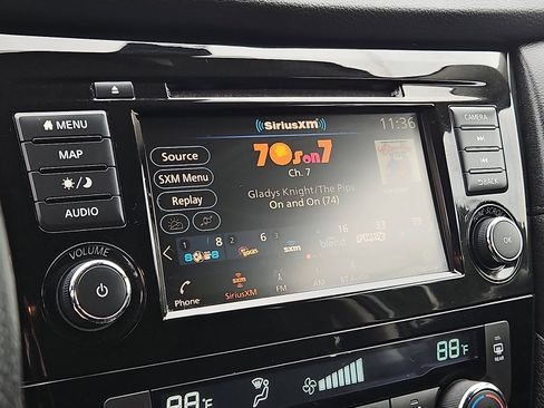 Certified 2020 Nissan Rogue SV w/ Premium Package image 16