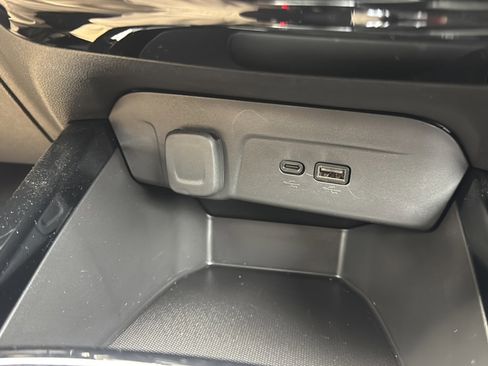 Used 2025 Chevrolet Trax RS w/ Driver Confidence Package image 37