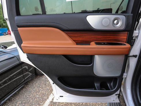 Used 2019 Lincoln Navigator Reserve AWD/4WD image 20