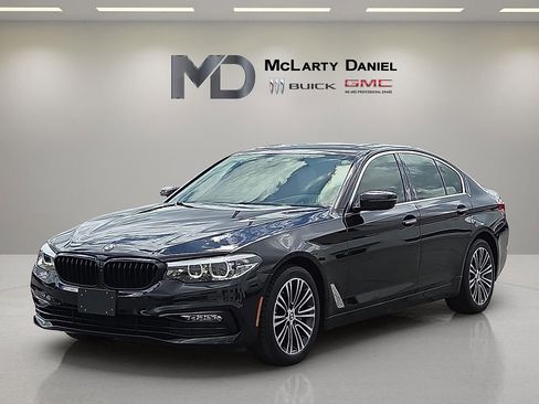 Used 2018 BMW 530i xDrive w/ Premium Package AWD/4WD image 2