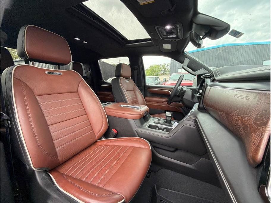 Used 2022 GMC Sierra 1500 Denali Ultimate AWD/4WD image 4