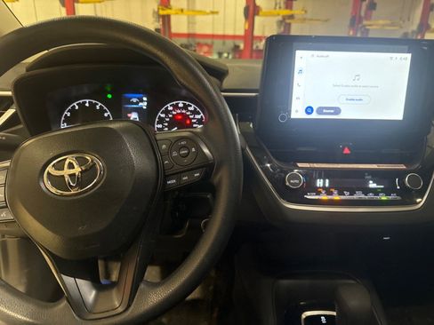 Certified 2025 Toyota Corolla LE FWD image 7