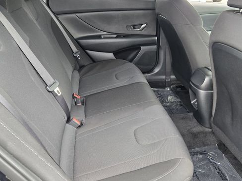 Used 2025 Hyundai Elantra SE FWD image 15