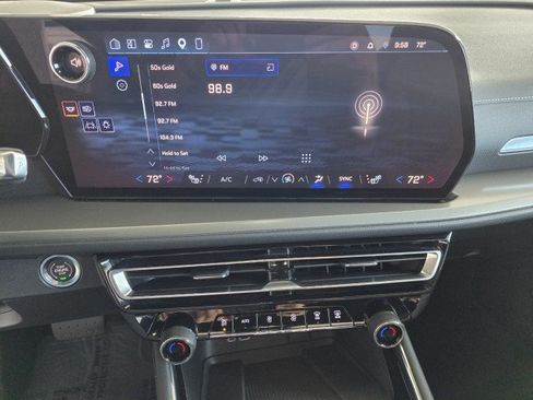 Used 2026 Chevrolet Traverse LT w/ Driver Confidence Package FWD image 28