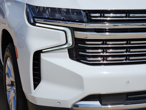 Used 2024 Chevrolet Tahoe Premier AWD/4WD image 12
