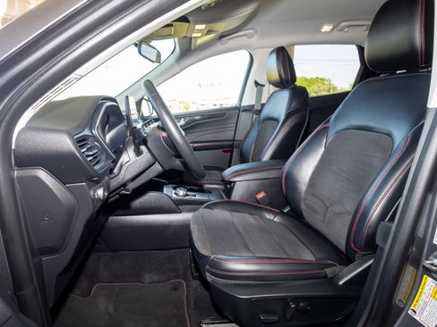 Used 2022 Ford Escape SEL w/ SEL Stealth AWD Package image 11