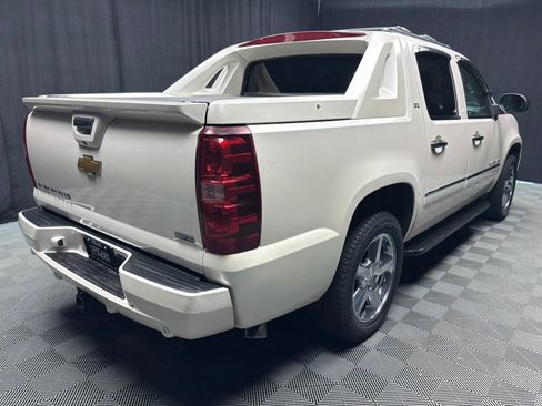 Used 2012 Chevrolet Avalanche LTZ AWD/4WD image 7