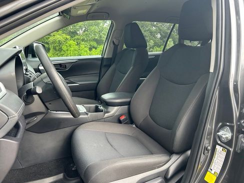 Certified 2025 Toyota RAV4 LE FWD image 15
