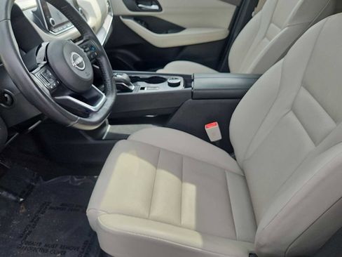 Used 2022 Nissan Rogue SV w/ SV Premium Package image 13