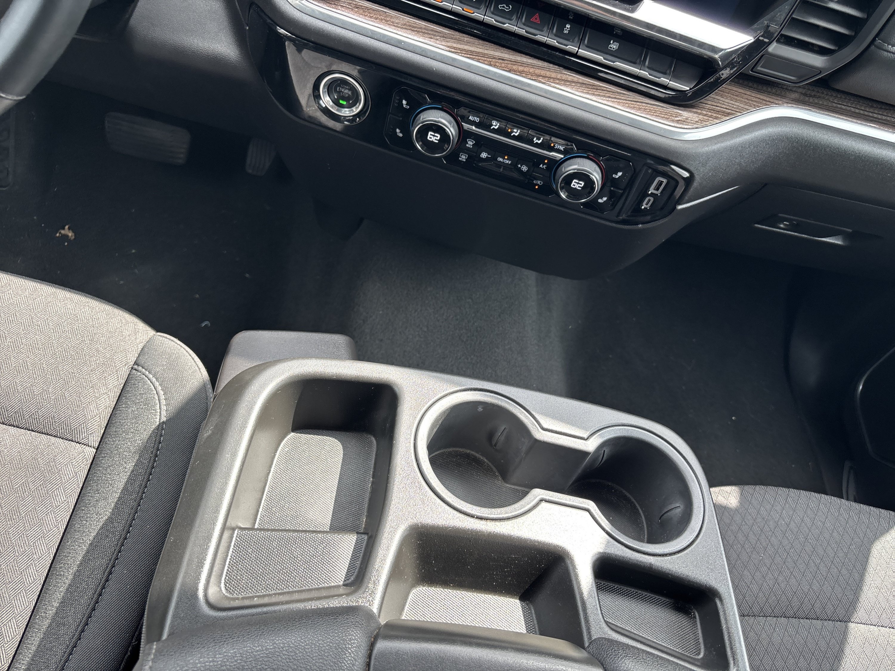 Used 2024 Chevrolet Silverado 1500 LT AWD/4WD image 22