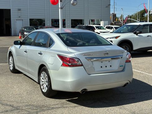 Used 2014 Nissan Altima 2.5 S FWD image 8