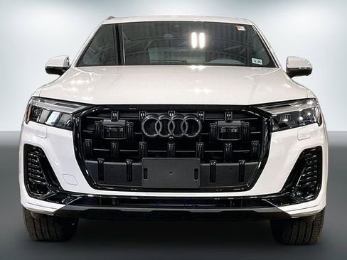 Certified 2025 Audi Q7 2.0T Premium Plus AWD/4WD image 3