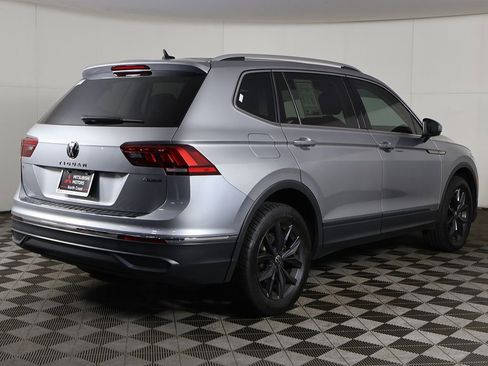 Used 2023 Volkswagen Tiguan SE image 8