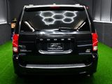 Used 2017 Dodge Grand Caravan SXT image 4