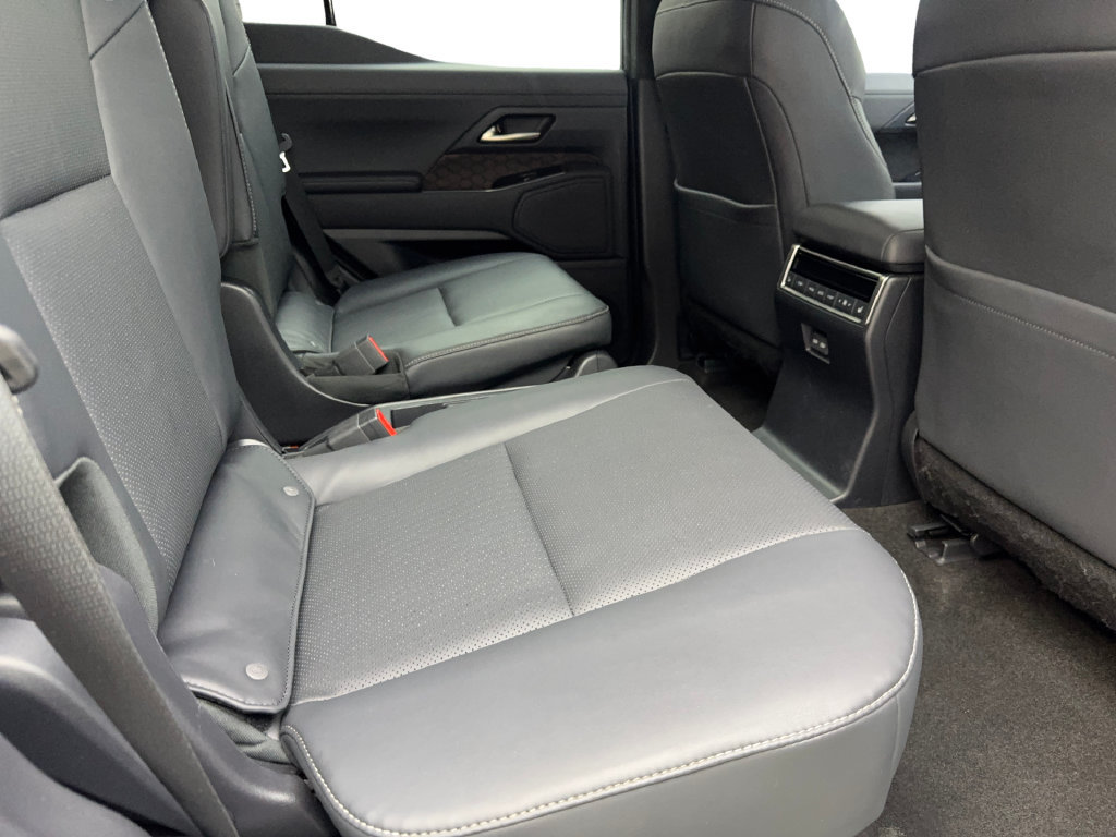 Used 2025 Lexus GX 550 w/ Cold Area Package AWD/4WD image 43