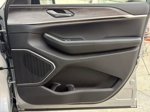 New 2026 Jeep Grand Cherokee Limited w/ Limited Altitude Package image 25