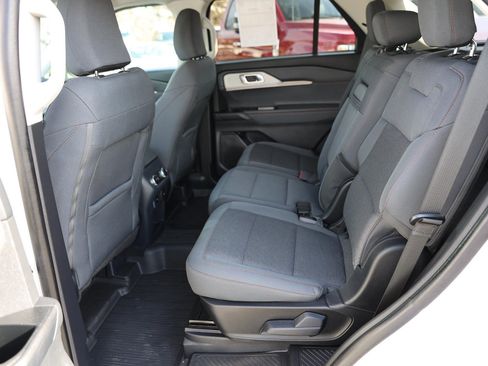 Used 2025 Ford Explorer Active image 24