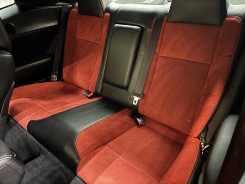 Used 2016 Dodge Challenger R/T Scat Pack w/ Leather Interior Group image 18