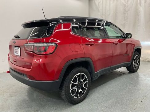 Used 2025 Jeep Compass Trailhawk AWD/4WD image 7