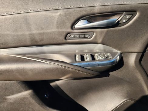 Used 2025 Cadillac XT4 Premium Luxury FWD image 25