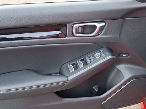 Used 2022 Honda Civic Touring image 12