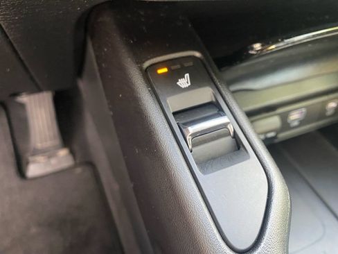 Used 2025 Kia Telluride S FWD image 19