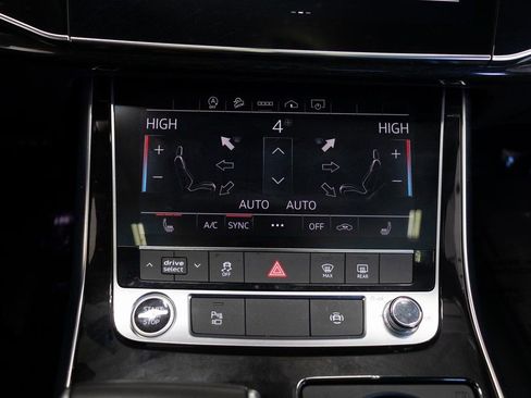 Used 2024 Audi Q7 2.0T Premium w/ Convenience Package AWD/4WD image 35