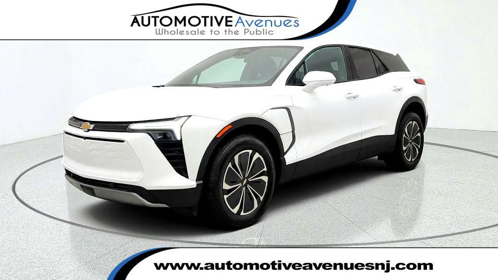Used 2025 Chevrolet Blazer EV LT AWD/4WD image 1