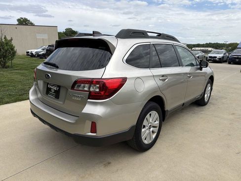 Used 2017 Subaru Outback 2.5i Premium AWD/4WD image 6