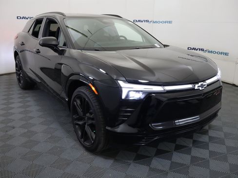 New 2025 Chevrolet Blazer EV RS image 3