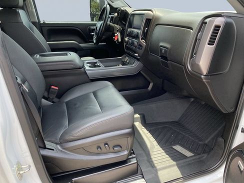 Used 2019 GMC Sierra 2500 SLT w/ Duramax Plus Package AWD/4WD image 18