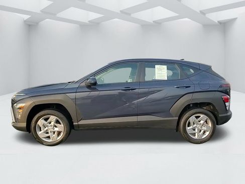 Certified 2025 Hyundai Kona SE image 8