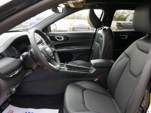 New 2026 Jeep Compass Latitude w/ Sun and Sound Group AWD/4WD image 13