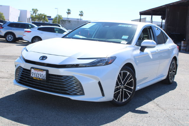 Used 2026 Toyota Camry XLE FWD image 9