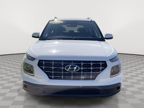 Used 2024 Hyundai Venue SEL FWD image 15