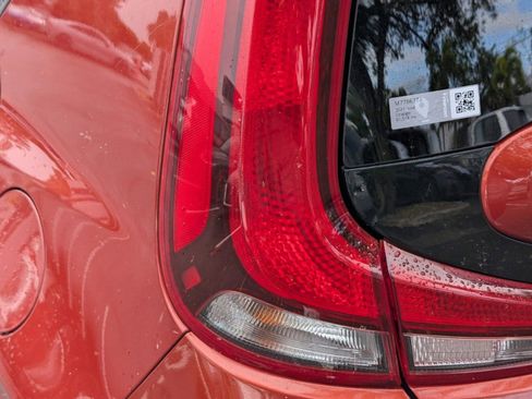 Certified 2021 Kia Soul LX image 21