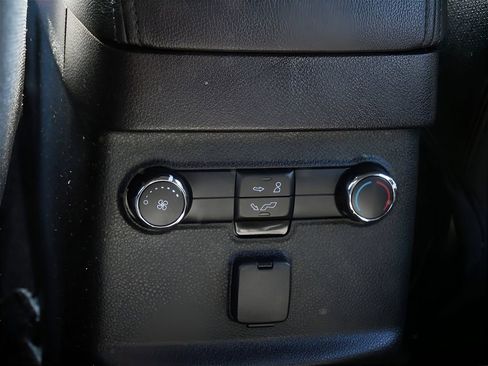 Used 2019 Ford Explorer XLT w/ Class III Trailer Tow Package image 16