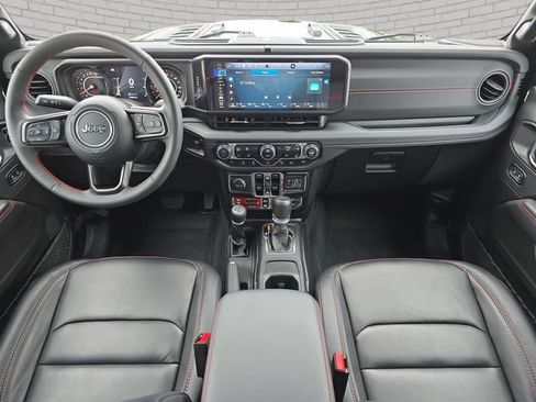 Used 2024 Jeep Gladiator Rubicon AWD/4WD image 10