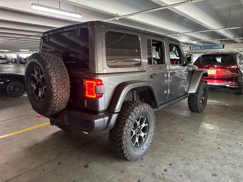 Used 2018 Jeep Wrangler Unlimited Rubicon AWD/4WD image 3
