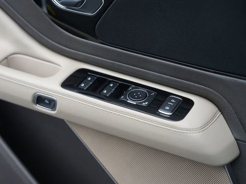 Used 2024 Lincoln Aviator 2WD w/ Premium Package image 28