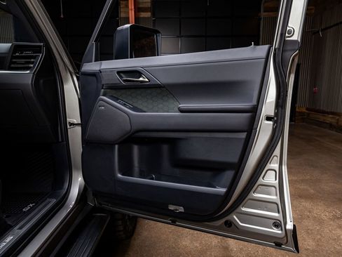 Used 2025 Lexus GX 550 image 37