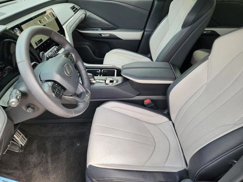 Certified 2024 Lexus TX 500h AWD w/ Technology Package image 31
