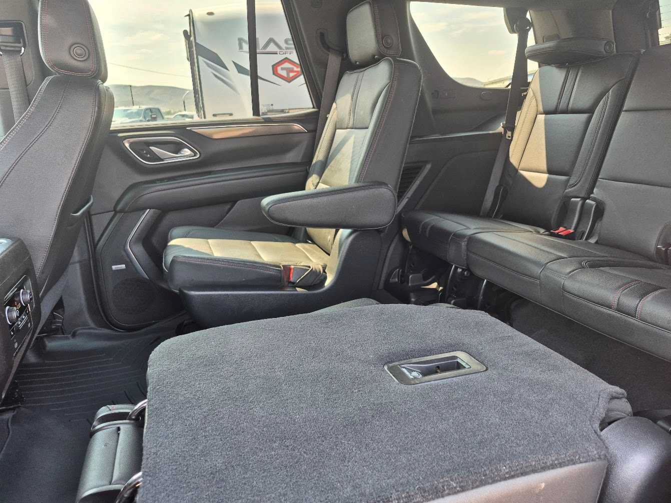 Used 2021 Chevrolet Tahoe RST w/ Luxury Package AWD/4WD image 37