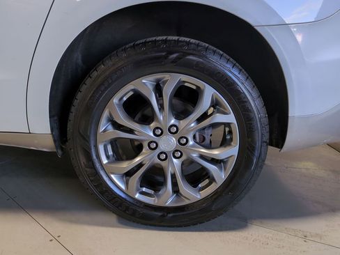 Used 2019 Buick Enclave Avenir w/ Avenir Technology Package image 17