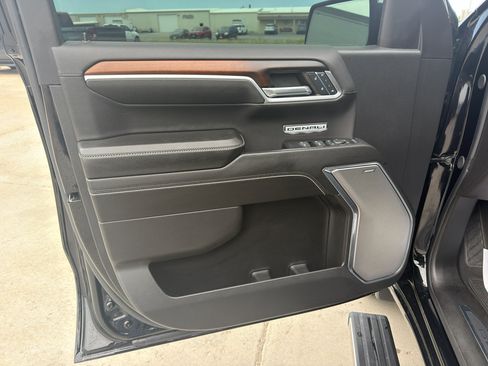 Used 2024 GMC Sierra 1500 Denali AWD/4WD image 9