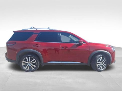 Used 2022 Nissan Pathfinder Platinum w/ Cargo Package AWD/4WD image 8