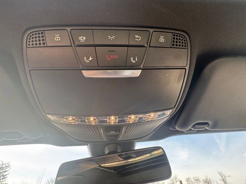 Used 2017 Mercedes-Benz E 300 4MATIC image 34