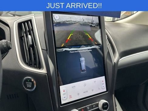 Certified 2022 Ford Edge SEL w/ Convenience Package image 2