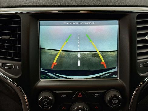 Used 2018 Jeep Grand Cherokee Altitude AWD/4WD image 22
