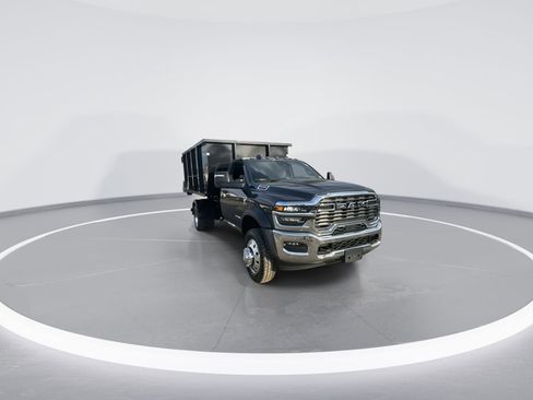 New 2026 RAM 5500 4x4 Regular Cab image 9